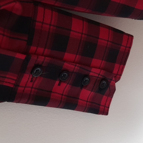 Guess by Marciano Red Plaid Button Down - Picture 2 of 5